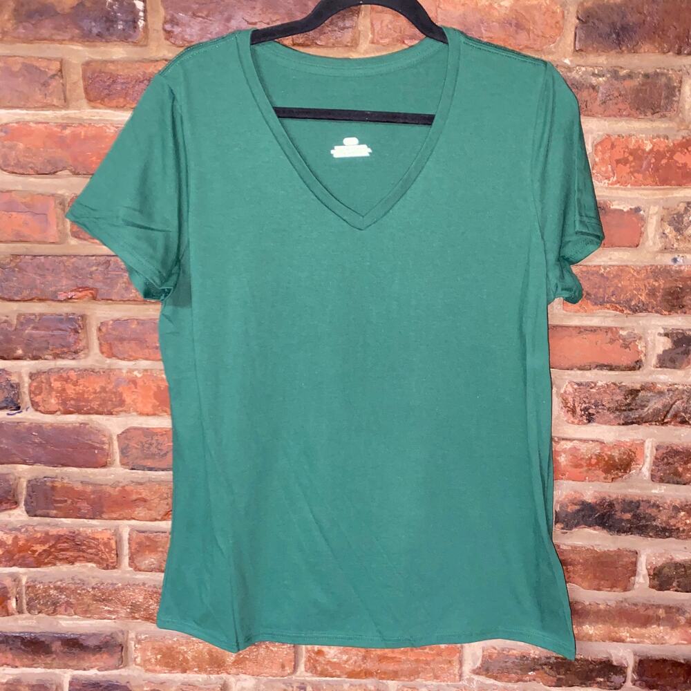 NWOT Fanatics Green Short Sleeve V-Neck Cotton T-Shirt Tee Women's Size XL